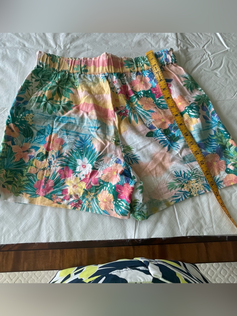 TALBOTS Tropical Print Elastic Waist Shorts - Pastel Floral - Picture 2 of 5